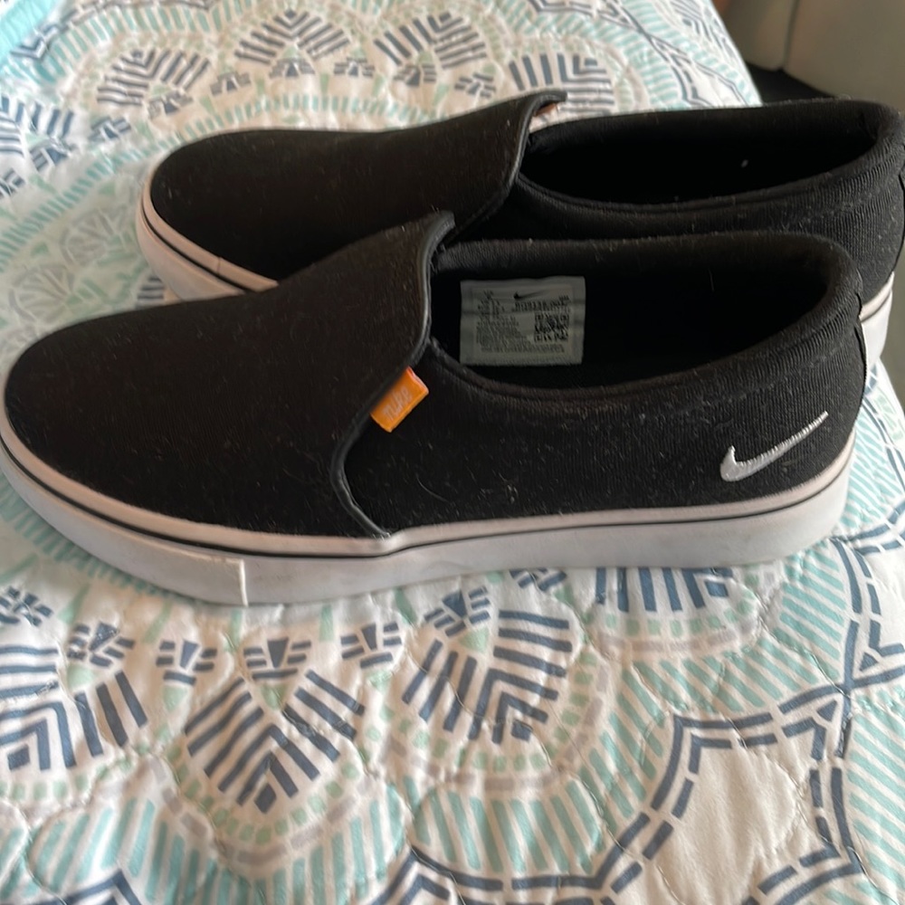 Nike slip on